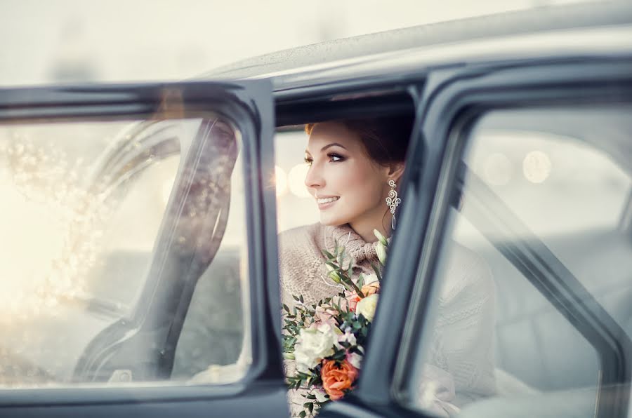 結婚式の写真家Anna Averina (averinafoto)。2015 2月14日の写真