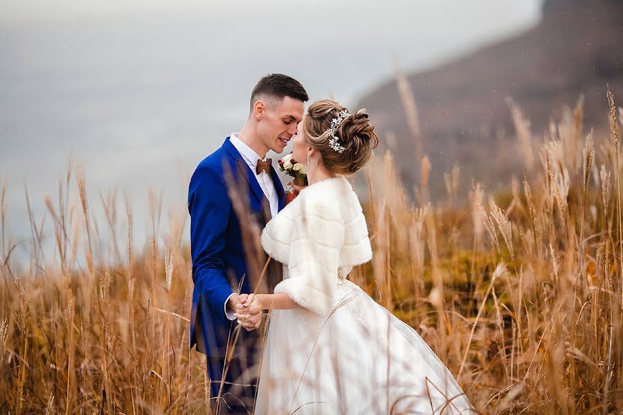 Fotógrafo de casamento Olga Shtanger (olyazaolya). Foto de 24 de outubro 2017