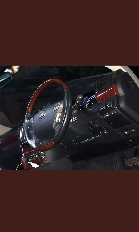 LSのレクサスLS・LS460・納車しました。・フルオプション・レクサスに関するカスタム事例の投稿画像4枚目