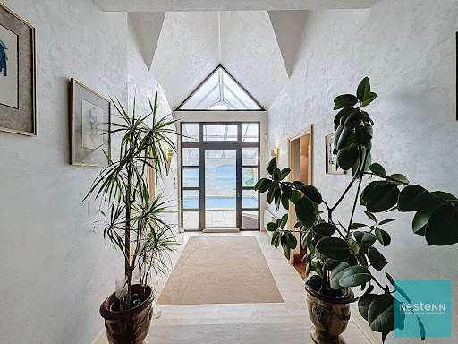 House with pool and terrace 4