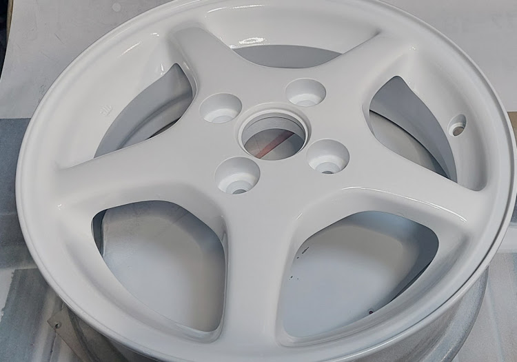 アルトラパン SSのラパンss・DIY・ホイールキレイキレイ・時間が足りないに関するカスタム事例の投稿画像1枚目