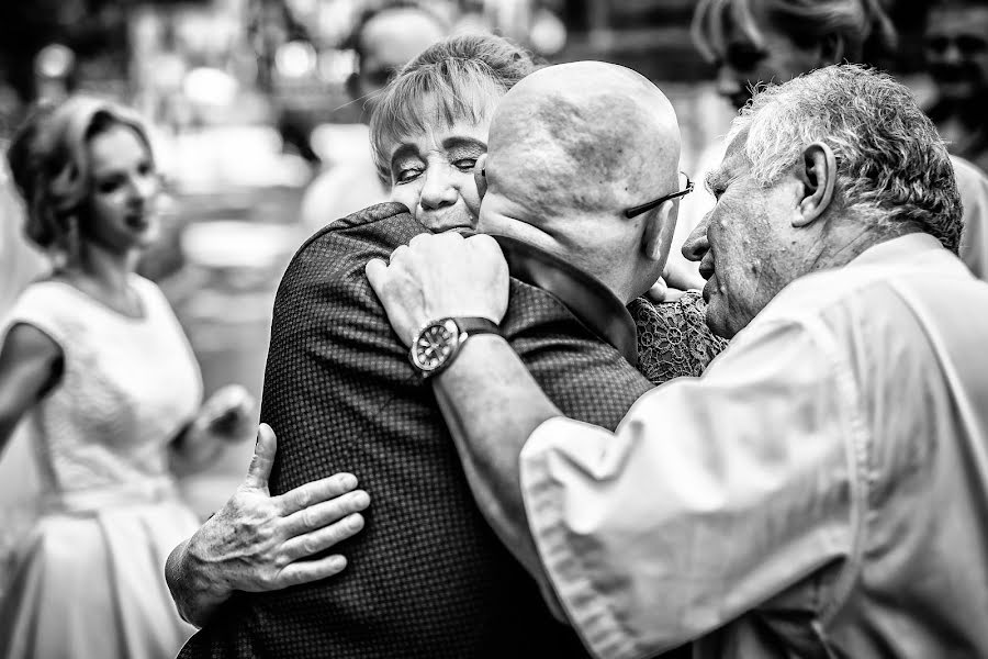 Fotógrafo de casamento Curticapian Calin (calin). Foto de 18 de setembro 2018