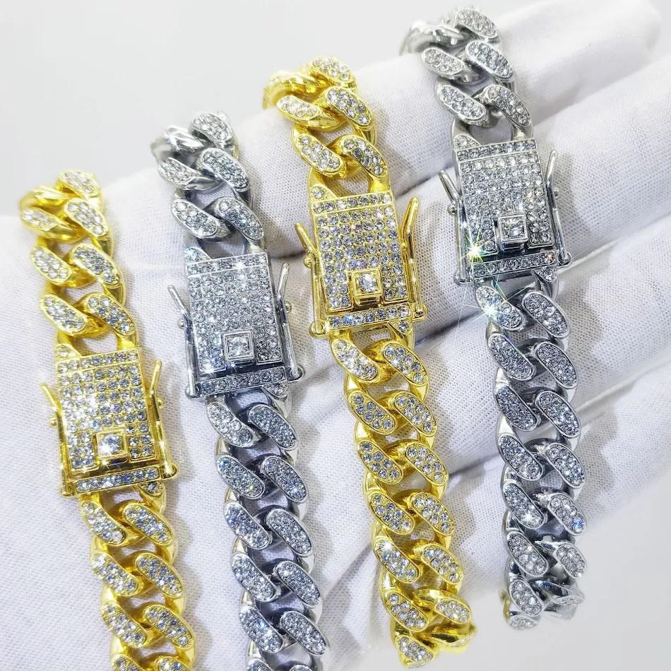 Platte Cubaanse schakelketting diamanten armband, luxe sieraad voor dames en heren, stijlvol en elegant.