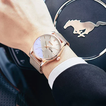 Koreaanse trendy casual elektronische horloge, waterdicht, unisex. Quartz uurwerk, eenvoudig ontwerp zonder mechanisme. Ideaal voor dagelijks gebruik.