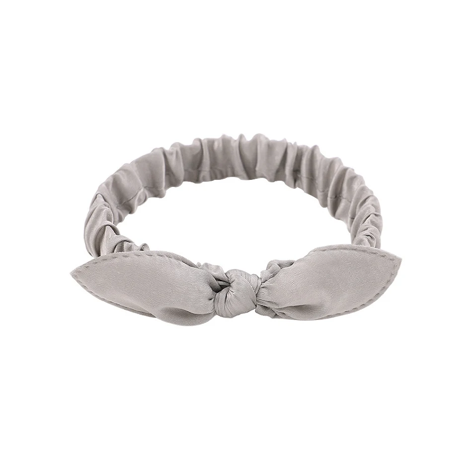 All-match satin headband with wide side for hair and head. Achieve elegant hairstyles and all-day comfort with this vers