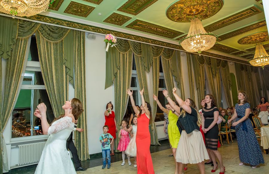 Wedding photographer Yana Yavorskaya (yanna1383). Photo of 10 July 2015