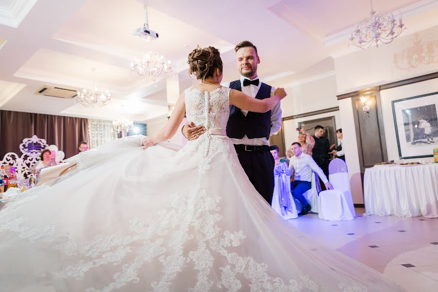 Fotógrafo de casamento Aleksandra Tikhova (aleksti). Foto de 24 de setembro 2018