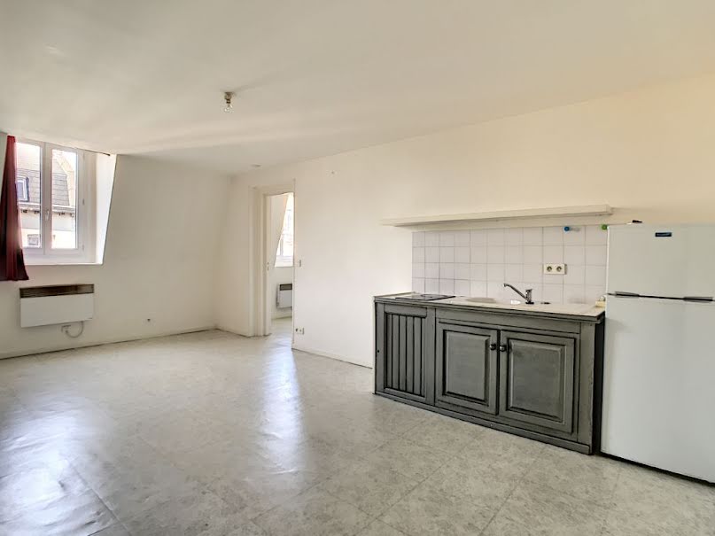 Location  appartement 2 pièces 35 m² à Lille (59000), 576 €