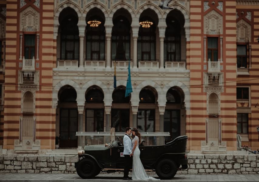 Hääkuvaaja Jasmin Čizmović (cjweddingz). Kuva otettu 8. lokakuuta 2020