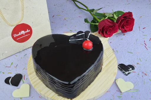 Chocolate Truffle Heart Cake 500 Gm