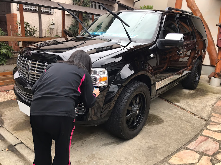 ナビゲーターの洗車・嫁が洗車・アメ車・奇跡のコラボに関するカスタム事例の投稿画像2枚目