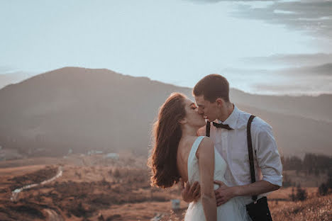 Fotografo di matrimoni Elena Kirichenko (kirelena). Foto del 28 febbraio 2020