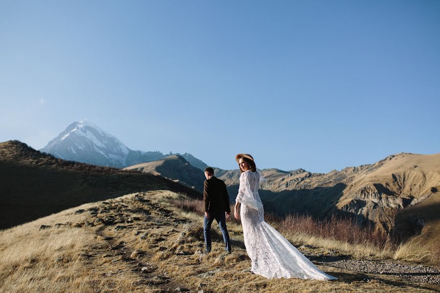 Wedding photographer Olesia Solodrai (asyawolf). Photo of 6 March 2020