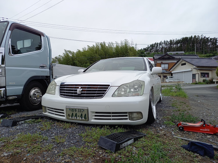 クラウンロイヤルのちょっと車熱上がった・洗車したくなったに関するカスタム事例の投稿画像1枚目