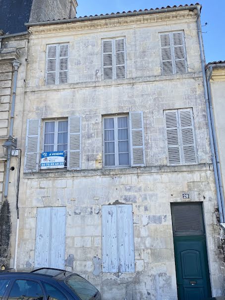 Vente maison 13 pièces 275 m² à Jonzac (17500), 163 700 €