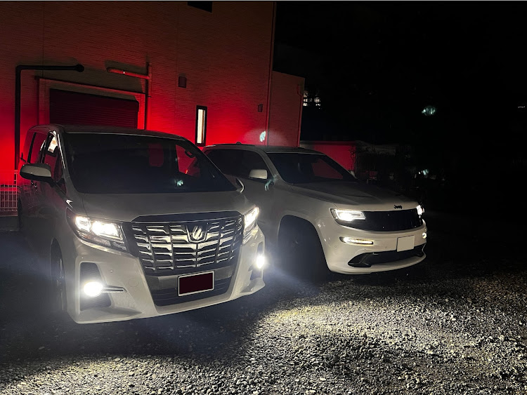 アルファードのアルファード30前期・SRT8・グラチェロSRT8・JEEP・スマホ撮影に関するカスタム事例の投稿画像1枚目