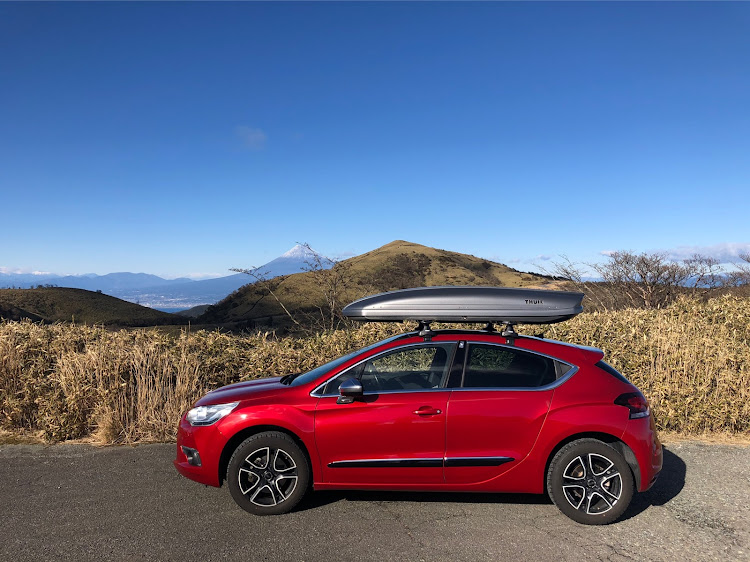DS4の新年のご挨拶・ドライブ・富士山と愛車・西伊豆スカイラインに関するカスタム事例の投稿画像1枚目