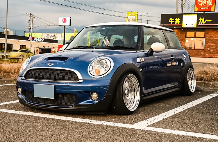 ミニ ハッチバックのミニクーパー・R56クーパーS・ミニクーパーs・r56に関するカスタム事例の投稿画像1枚目