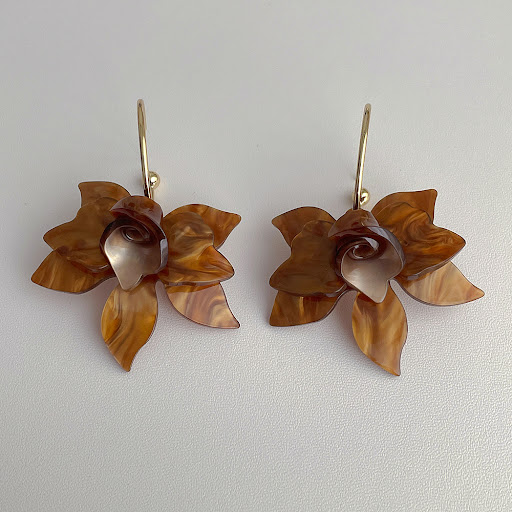 Title 3, Light luxury high-grade niche temperament ear s...