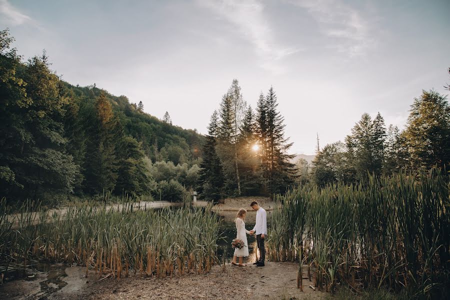 Fotógrafo de casamento Oksana Zakharchuk (youllow). Foto de 10 de julho 2018