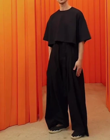 Schwarzes Crop Top und Hosen mit we - 1