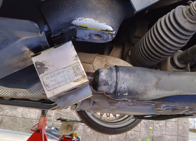 シロッコの5月もよろしくお願いします・ロアアームブッシュ交換🧑‍🔧・インチキトー調整🧑‍🔧・やっと交換しました🧑‍🔧・もう疲れました🥲に関するカスタム事例の投稿画像7枚目