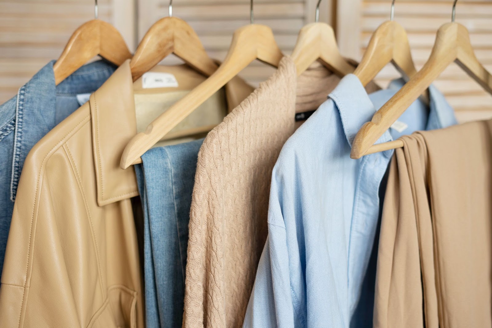 How to Build a Capsule Wardrobe | Jasmine Silk