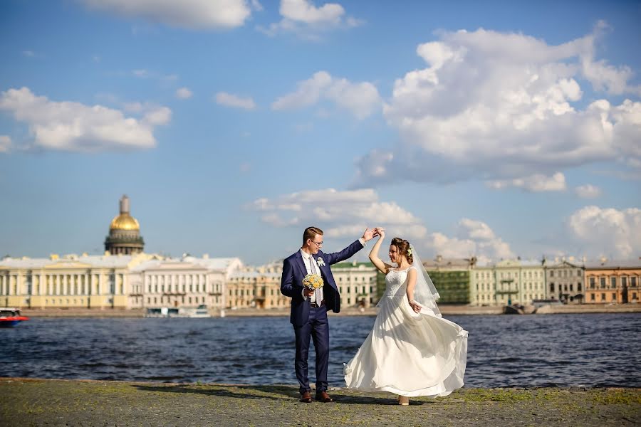 Wedding photographer Liza Anisimova (liza-a). Photo of 11 July 2017