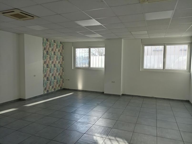 Vente locaux professionnels  78 m² à Cholet (49300), 88 560 €