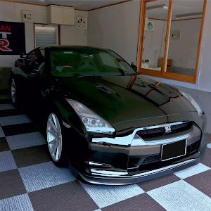 NISSAN GT-R