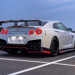 NISSAN GT-R