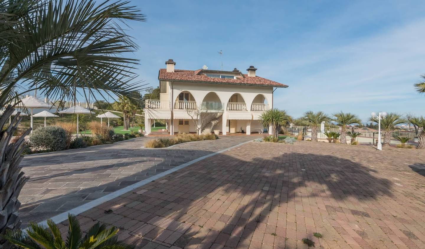 Villa with pool and terrace Rimini