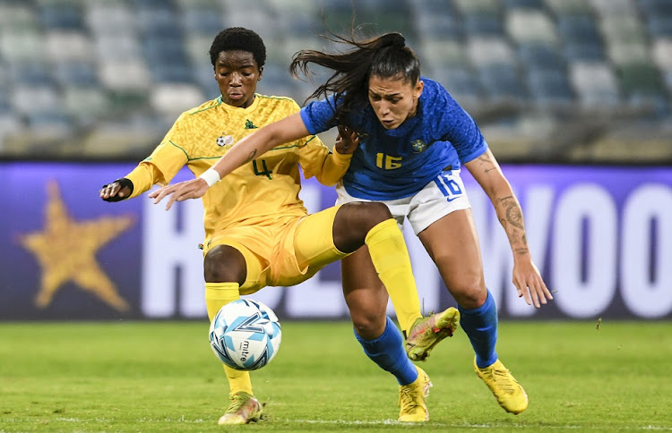 Asanda Hadebe of SA challemges Beatriz Zaneratto Joao of Brazil in the friendly match at Moses Mabhida Stadium in Durban on September 5 2022.