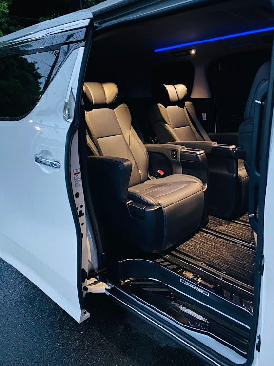 ヴェルファイアの純正車高も悪くない！に関するカスタム事例の投稿画像2枚目
