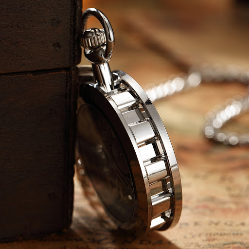 Title 1, Trendy vergulde transparante holle zakhorloge. ...