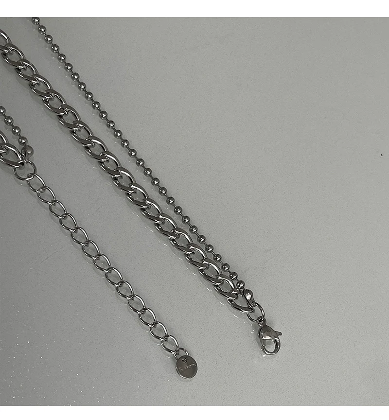 Title 8, Collier double diamant carré noir, design à deu...