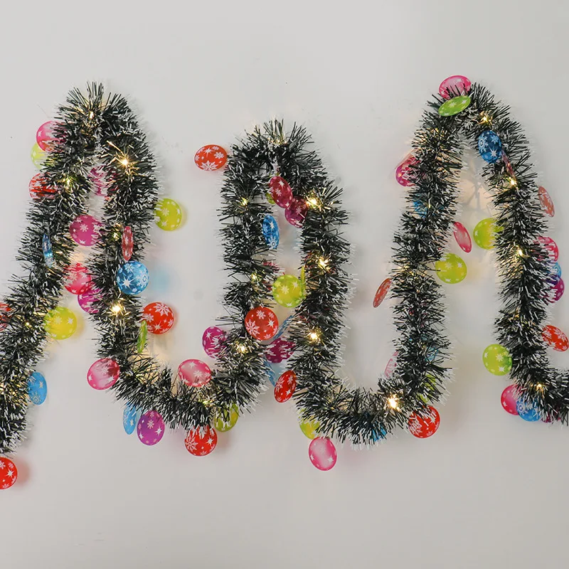Kerstlint stripverlichting voor een feestelijke sfeer. Eenvoudig te decoreren voor Kerstmis, perfect voor binnen en buiten, deze lichtslinger.