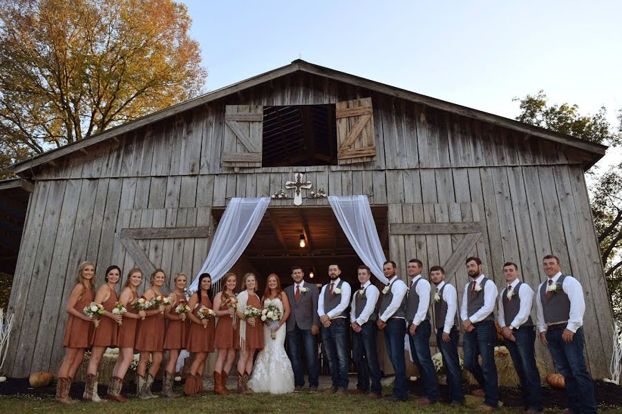 Fotografo di matrimoni Tori Wiser (toriwiser). Foto del 8 settembre 2019