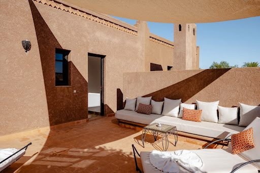 Villa with pool 3