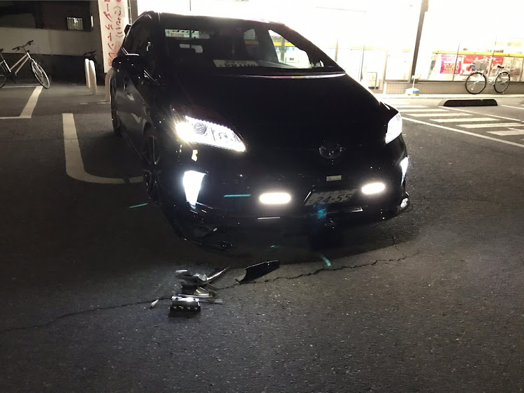 プリウスのフロントリップ死亡・club.Mに関するカスタム事例の投稿画像1枚目
