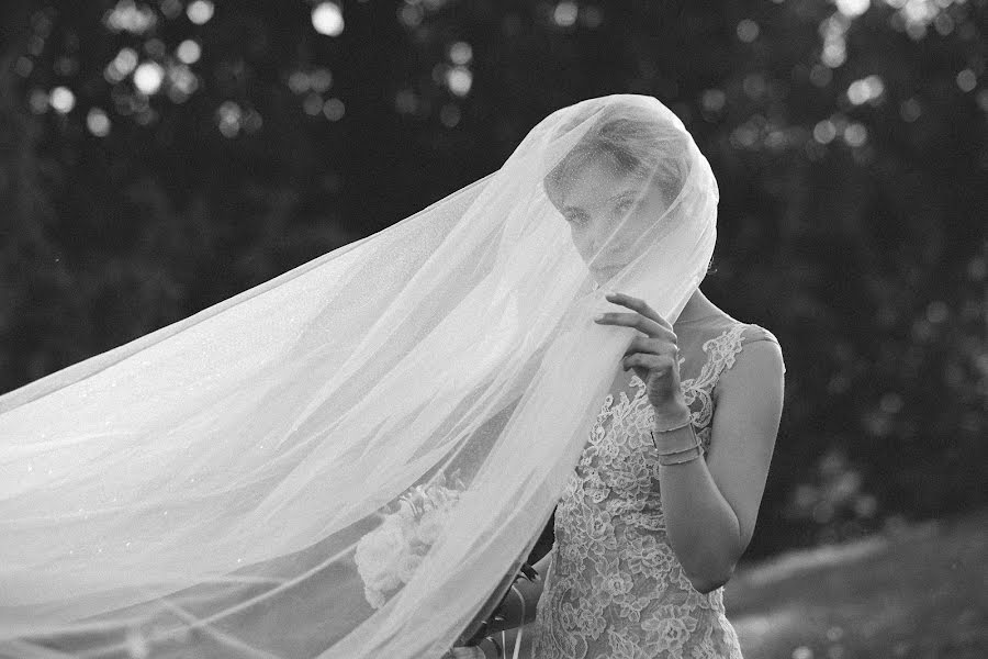 Fotógrafo de casamento Farkhad Valeev (farhadvaleev). Foto de 18 de setembro 2020