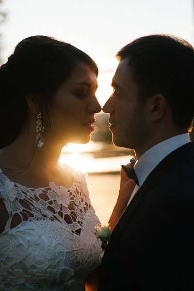 Wedding photographer Arina Miloserdova (miloserdovaarin). Photo of 19 December 2015