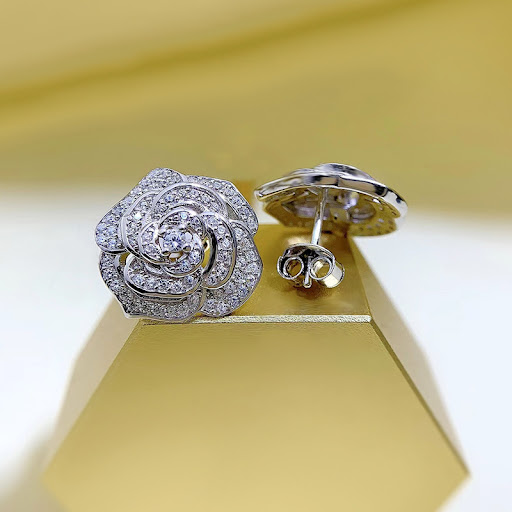 Title 2, Womens 925 Silver Camellia Stud Earrings, eleg...