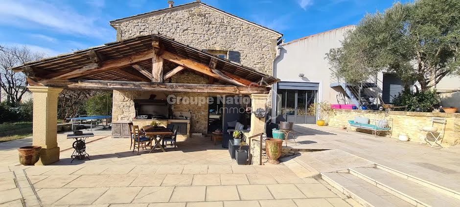 Vente propriété 7 pièces 280 m² à Lançon-Provence (13680), 895 000 €