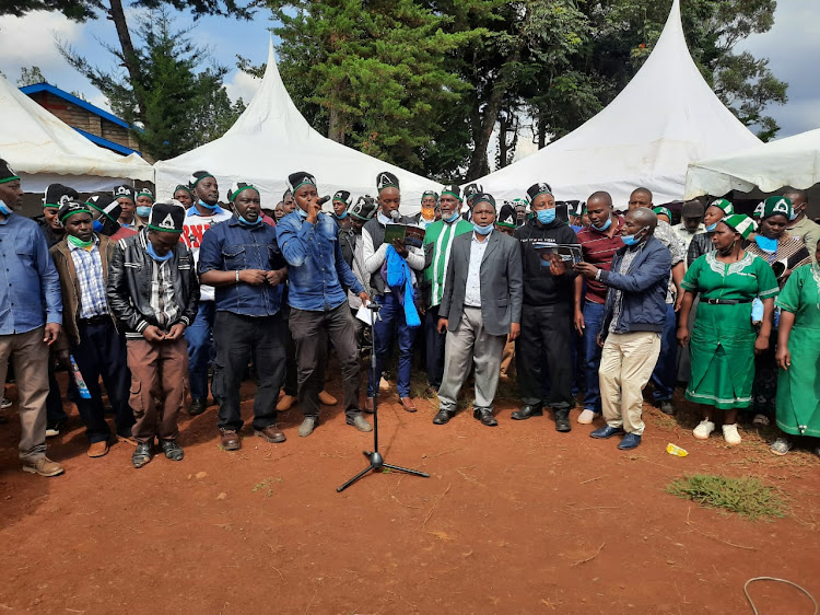 Mihiriga Kenda cultural group members during Gaturi MCA Kiiru Mwangi's burial at Gaitheri on Friday.