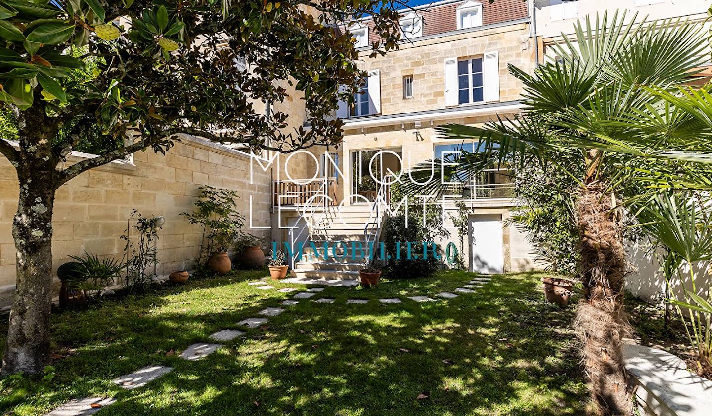 House with pool and garden Bordeaux