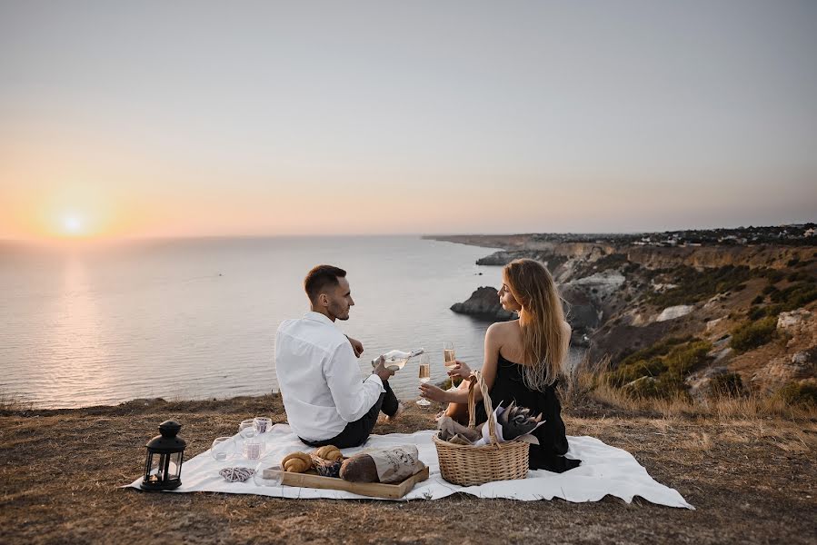 Wedding photographer Anastasiya Steshova (anastasiyaalexey). Photo of 9 February 2021