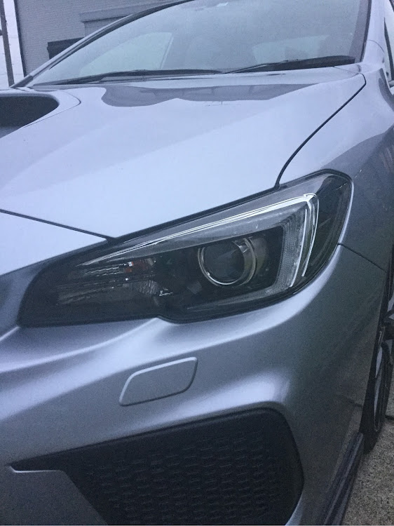 WRX STIのヘッドライト交換に関するカスタム事例の投稿画像3枚目