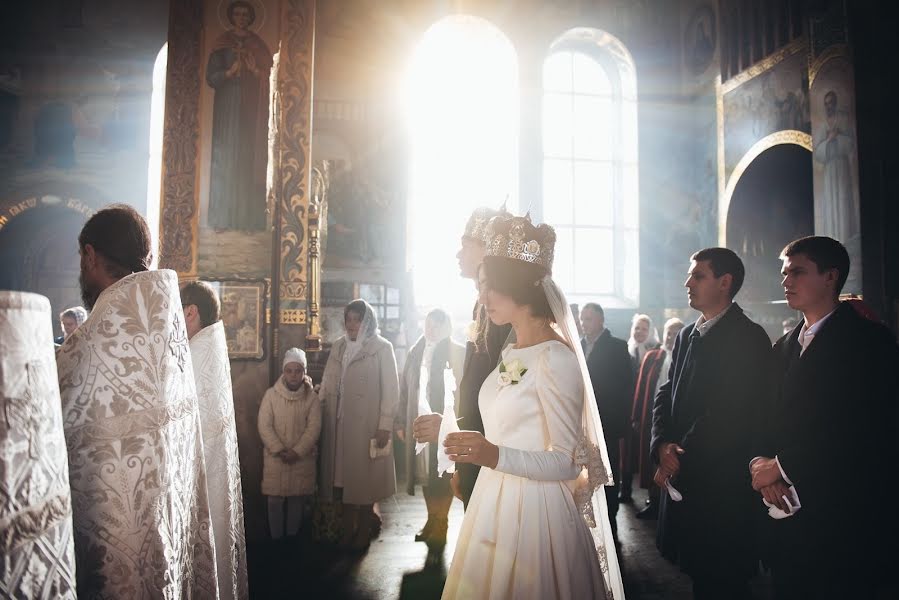 Fotógrafo de casamento Іra Kuzhelevich (irynakuzhelevych). Foto de 5 de dezembro 2019