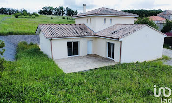 maison à Saint-Amant-de-Boixe (16)